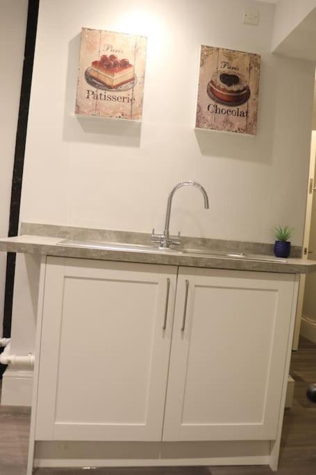 Apartment Priory Studio- New Inside The Walls York