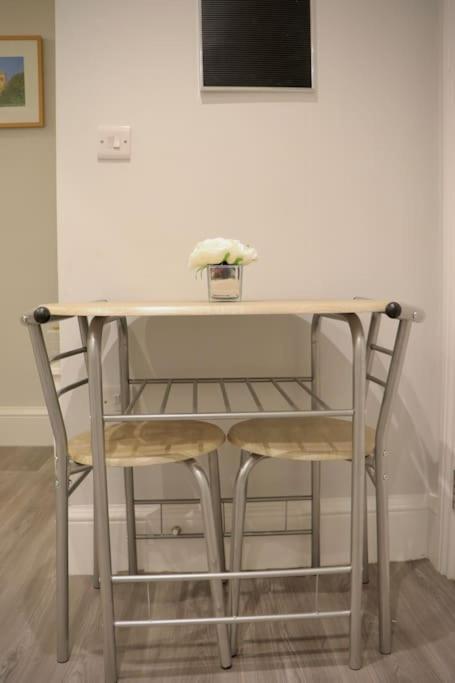 Apartment Priory Studio- New Inside The Walls York
